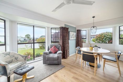 Photo of property in 32 Lowes Place, Solway, Masterton, 5810