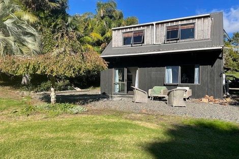 Photo of property in 195 Orere-matingarahi Road, Orere Point, Papakura, 2585