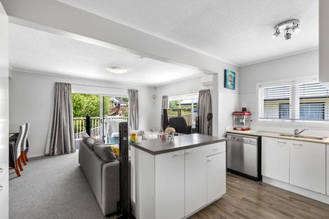 Photo of property in 151 Brian Crescent, Stanmore Bay, Whangaparaoa, 0932