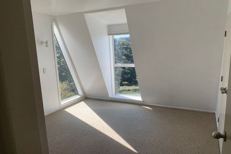 Photo of property in 2 Narbada Crescent, Khandallah, Wellington, 6035