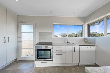 Photo of property in 2/11 Eastwood Rise, Browns Bay, Auckland, 0630