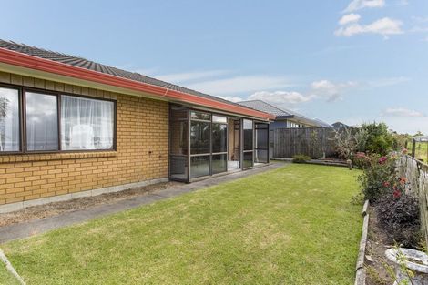 Photo of property in 11 Pengelly Place, Parakai, 0830