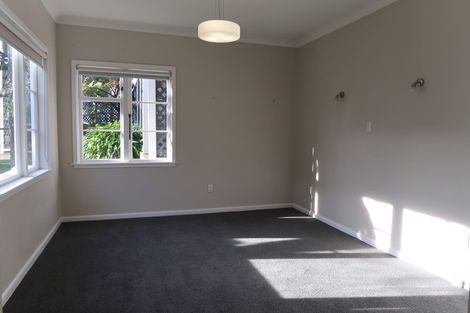 Photo of property in 10 Lucknow Terrace, Khandallah, Wellington, 6035