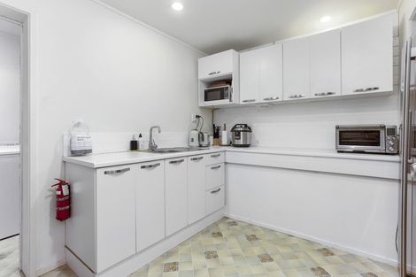 Photo of property in 29 Homewood Place, Chatswood, Auckland, 0626