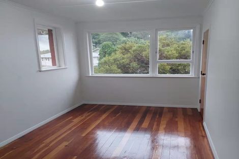 Photo of property in 28 Durham Street, Cannons Creek, Porirua, 5024
