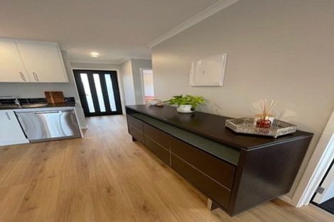 Photo of property in 2 Honowai Street, Kumeu, 0810