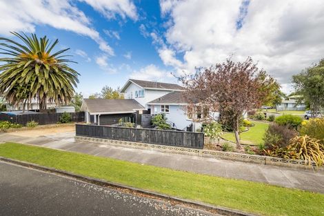Photo of property in 11 Catlins Crescent, Milson, Palmerston North, 4414