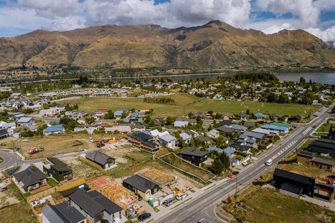 Photo of property in 195 Aubrey Road, Wanaka, 9305