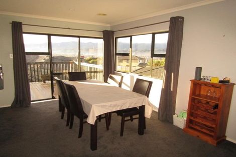 Photo of property in 16 Kirton Drive, Riverstone Terraces, Upper Hutt, 5018