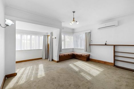 Photo of property in 33 Firth Terrace, Karori, Wellington, 6012