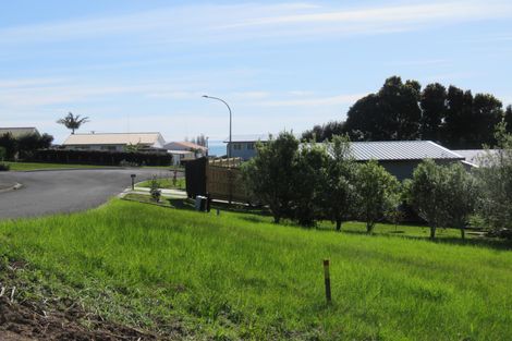 Photo of property in 9 Lori Lane, Coopers Beach, 0420