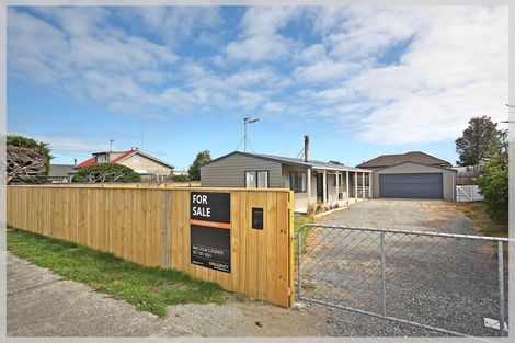 Photo of property in 5 Linklater Avenue, Foxton Beach, Foxton, 4815