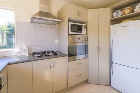 Photo of property in 35 Campion Road, Waikanae Beach, Waikanae, 5036