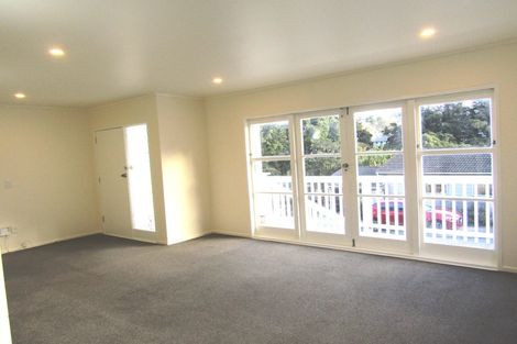 Photo of property in 1/12 Vonnell Place, Birkdale, Auckland, 0626
