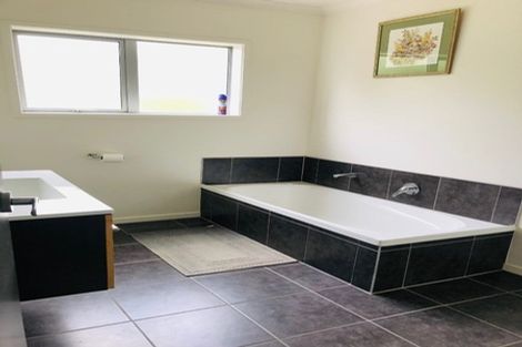 Photo of property in 205c Pakuranga Road, Pakuranga, Auckland, 2010