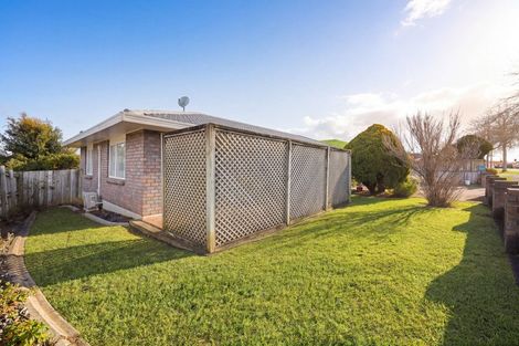 Photo of property in 1/242 Botany Road, Golflands, Auckland, 2013