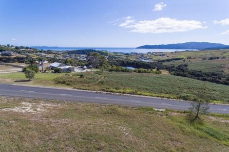 Photo of property in 10 Pekama Drive, Cable Bay, 0420