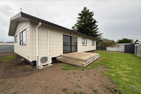 Photo of property in 35 Carson Street, Castlecliff, Whanganui, 4501