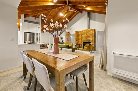 Photo of property in 18 Burgundy Park Avenue, Henderson, Auckland, 0612