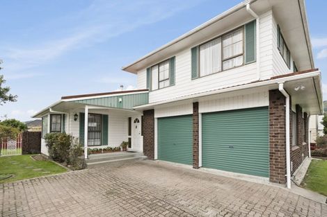 Photo of property in 17 Waddington Drive, Naenae, Lower Hutt, 5011