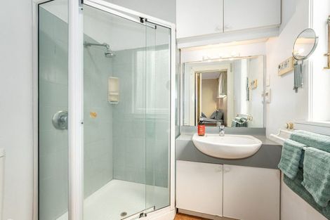 Photo of property in 30 Lucknow Terrace, Khandallah, Wellington, 6035