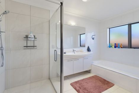 Photo of property in 76 Hillcrest Road North, Raumati Beach, Paraparaumu, 5032