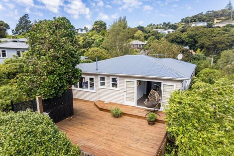 Photo of property in 17 Kiriwai Road, Paremata, Porirua, 5024