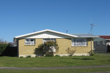 Photo of property in 42 Hinemoa Street, Levin, 5510