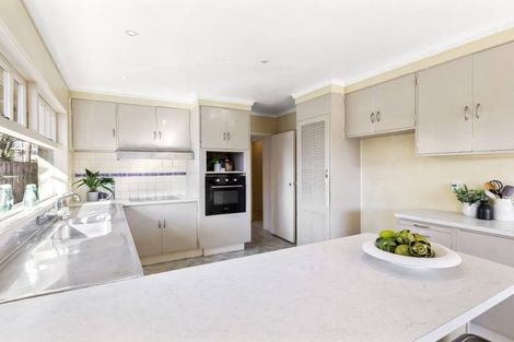 Photo of property in 11 Fielding Crescent, Farm Cove, Auckland, 2012