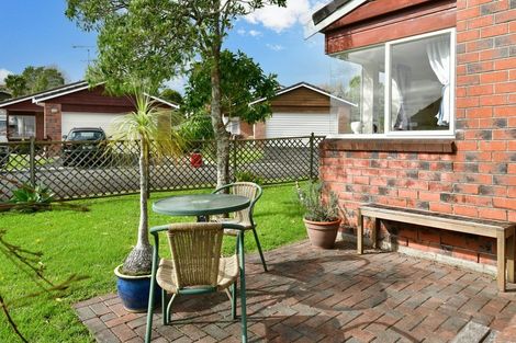 Photo of property in 15 The Grove, Red Beach, 0932