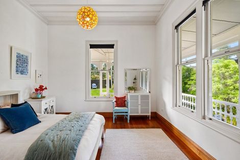 Photo of property in 6 Thompson Road, Bluff Hill, Napier, 4110