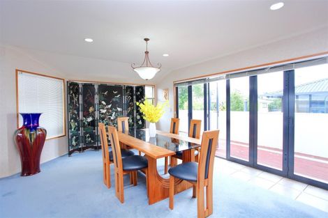 Photo of property in 2 Devon Road, Bucklands Beach, Auckland, 2012