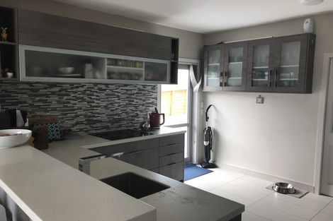 Photo of property in 1 Cherry Grove, Strathmore Park, Wellington, 6022