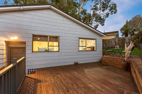 Photo of property in 1/595 Glenfield Road, Totara Vale, Auckland, 0629