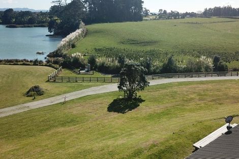 Photo of property in 17 Goble Road, Clarks Beach, 2679