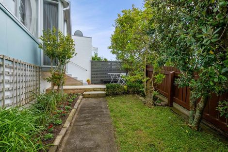 Photo of property in 3/3 Bulteel Street, New Plymouth, 4310