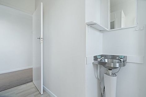 Photo of property in 40 West Coast Road, Glen Eden, Auckland, 0602