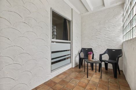 Photo of property in 2/1a Oates Road, Glen Eden, Auckland, 0602