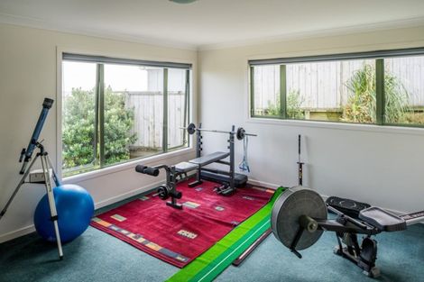 Photo of property in 4 Seascape View, Paremata, Porirua, 5024