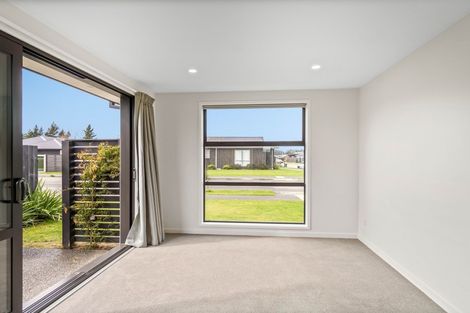 Photo of property in 33 Robert Duncan Road, Belfast, Christchurch, 8051