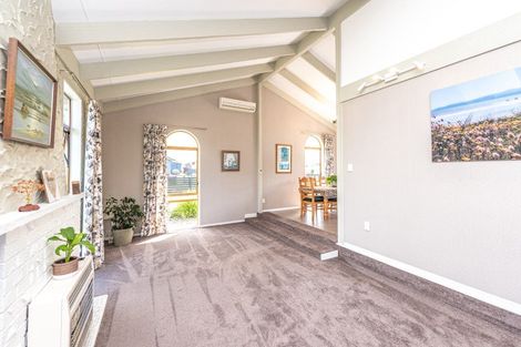 Photo of property in 53 Hinau Street, Castlecliff, Whanganui, 4501