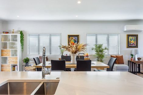 Photo of property in 54 Fruitlands Road, Kumeu, 0810