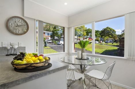 Photo of property in 1/12 Keldale Place, Forrest Hill, Auckland, 0620