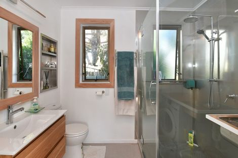 Photo of property in 17a Scott Road, Stanmore Bay, Whangaparaoa, 0932