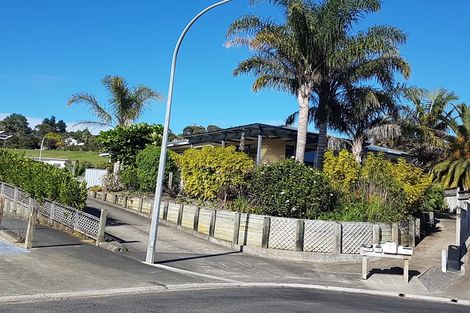 Photo of property in 17 Pohutukawa Drive, Cable Bay, 0420