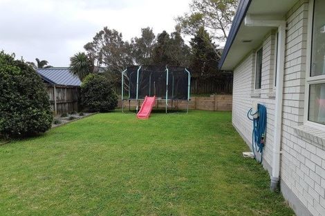 Photo of property in 11 Thornlea Drive, Welcome Bay, Tauranga, 3112