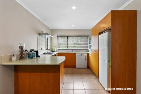 Photo of property in 31d Chieftain Rise, Goodwood Heights, Auckland, 2105