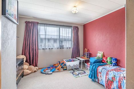 Photo of property in 77 O'byrne Place, Waikiwi, Invercargill, 9810