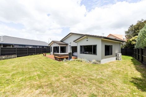 Photo of property in 13 Mangakoea Place, St Andrews, Hamilton, 3200