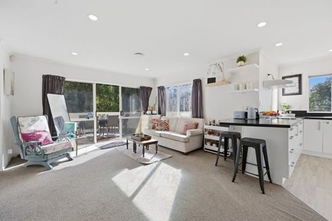 Photo of property in 27 Westminster Gardens, Unsworth Heights, Auckland, 0632